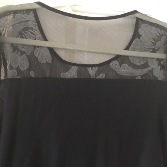 I.N.C women top size L ( runs small ) - Picture 5 of 6